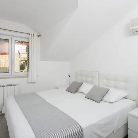 Dubrovnik - Three Bedroom - Penthouse With Hot Tub