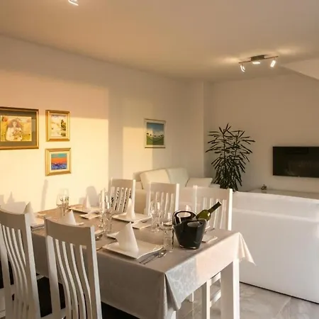 Dubrovnik - Three Bedroom - Penthouse With Hot Tub *