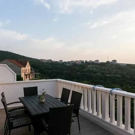 Dubrovnik - Three Bedroom - Penthouse With Hot Tub Cavtat