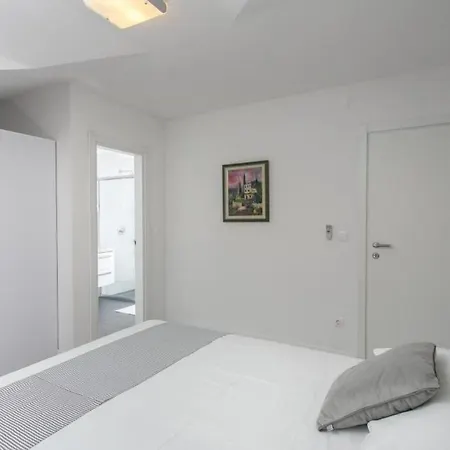 Dubrovnik - Three Bedroom - Penthouse With Hot Tub Daire *
