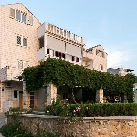Dubrovnik - Three Bedroom - Penthouse With Hot Tub Daire