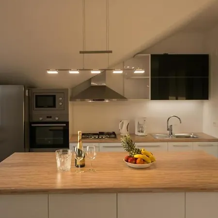Διαμέρισμα Dubrovnik - Three Bedroom - Penthouse With Hot Tub *