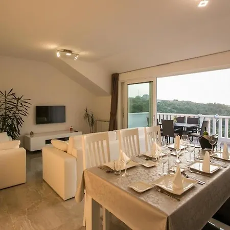 Dubrovnik - Three Bedroom - Penthouse With Hot Tub
