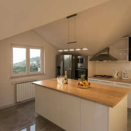 Dubrovnik - Three Bedroom - Penthouse With Hot Tub Apartman *