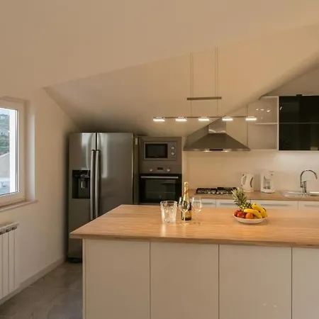 Dubrovnik - Three Bedroom - Penthouse With Hot Tub * Cavtat